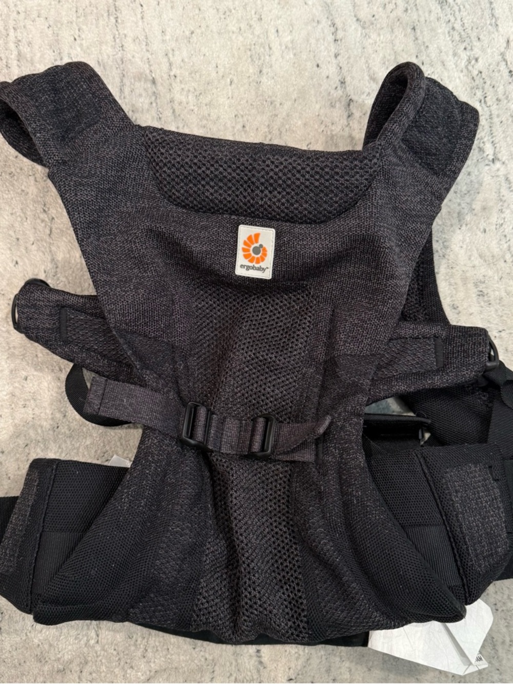 Ergobaby “Aerloom” Mesh in Graphite